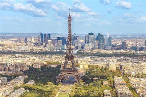 Párizs látképe Eiffel-toronnyal