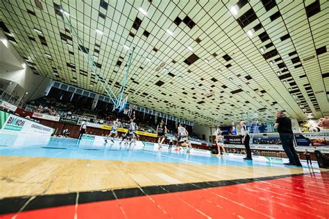 A PVSK centenáriumi sportkomplexum sportolókkal