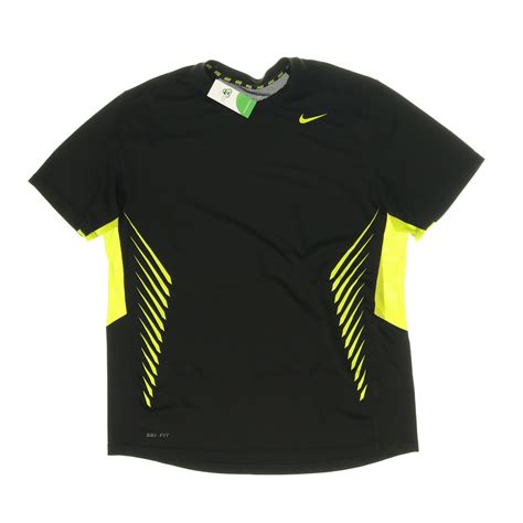Nike sportruházat és kiegészítők átfogó kínálata