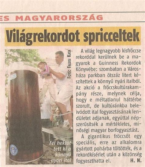 Régi újságcikkek gyűjteménye