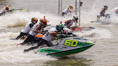 Jászai Csongor jet-ski verseny közben