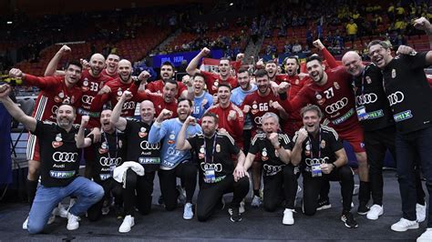 Astra utánpótlás csapat ünnepli a győzelmet