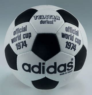 Az ikonikus fekete-fehér Telstar labda