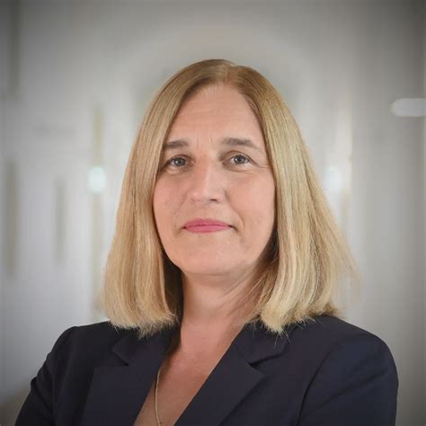 Molnár Anna sportoló portréja