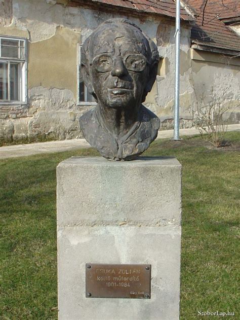 Csuka Zoltán szobra Érden