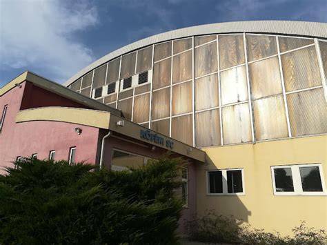 A székesfehérvári Köfém csarnok kívülről