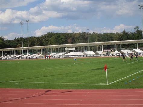 A DEAC Stadion belülről, futópályával