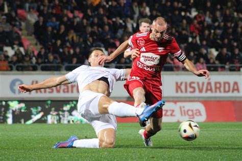 Kiss Bálint a debütáló mérkőzésén a DVTK színeiben
