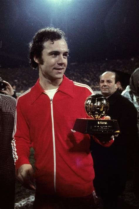 Franz Beckenbauer és a 1974-es Világkupa trófea