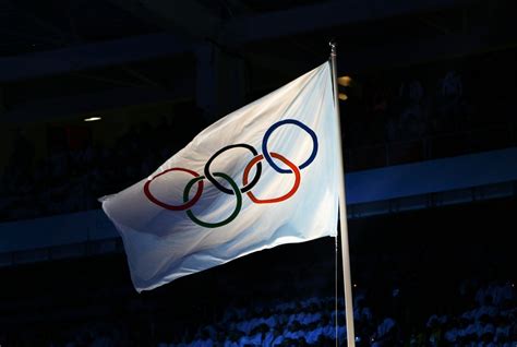 Magyar olimpiai zászló a labdarúgó eredményekkel