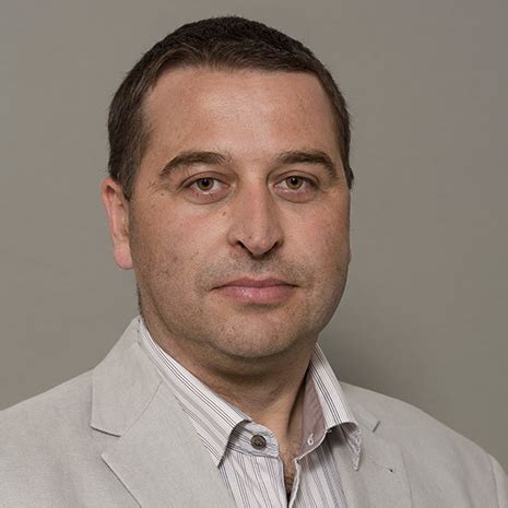 Egyed Balázs, a PMFC új kapusa, kapusmezzel pózol