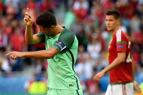 Portugália és Magyarország mérkőzésének pillanata