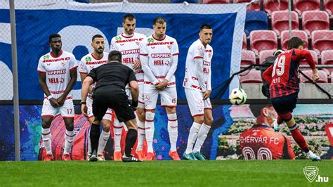 DVTK labdarúgók a mérkőzés után