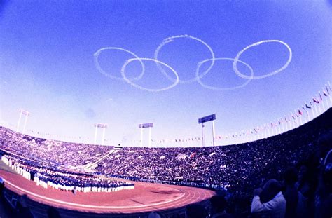 A magyar olimpiai válogatott ünneplése az 1964-es tokiói olimpián