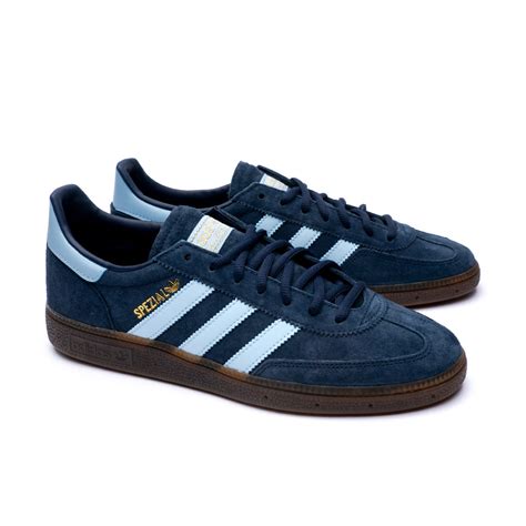 Stílusos outfit összeállítás adidas Handball Spezial cipővel