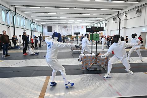 Vívóverseny zajlik a sportcsarnokban