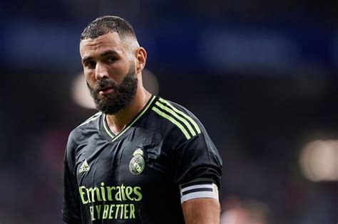 Karim Benzema ünnepli gólját a korábbi BL-visszavágón
