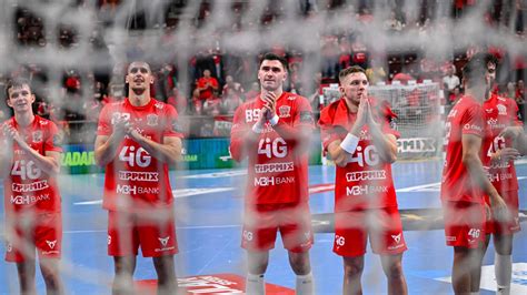 A Veszprém és a Magdeburg játékosai a Bajnokok Ligája negyeddöntő visszavágó mérkőzésén