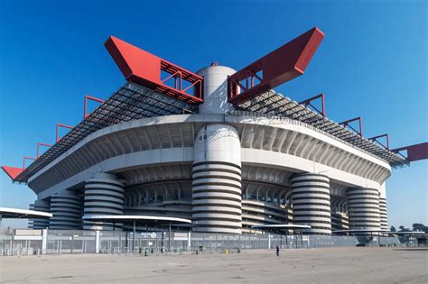 Útvonalterv Milánó autópályáiról a San Siro Stadionhoz