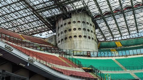 A milánói San Siro/Giuseppe Meazza stadion látképe
