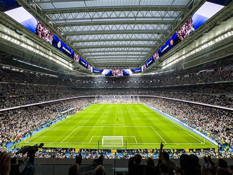 A Real Madrid Múzeum trófeagyűjteménye a Bernabéu Stadionban
