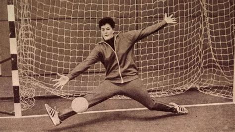 Bujdosó Ágota kézilabdázóként