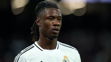 Eduardo Camavinga kiállítása után a Real Madrid játékosai hevesen reklamálnak
