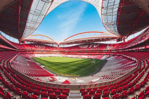 Benfica stadionjának, az Estádio da Luznak látképe
