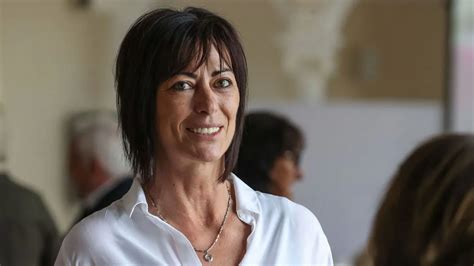 Pádár Ildikó edzőként fiatal kézilabdázókkal