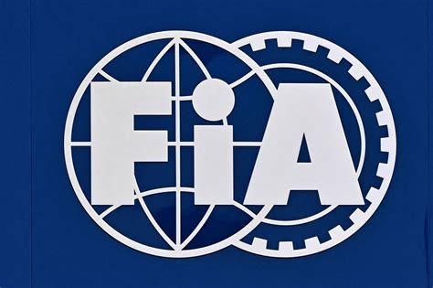 FIA logó és szabályozás