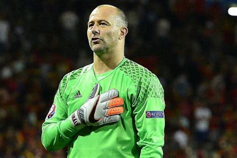 Király Gábor, a magyar labdarúgókapus legendás melegítőnadrágjában