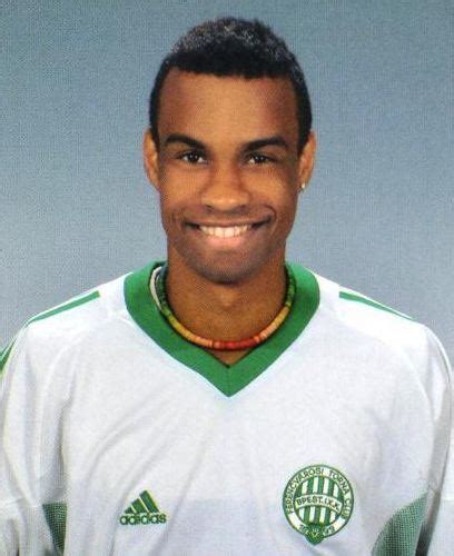 Thomas Sowunmi fiatalon, a Dunaferr színeiben