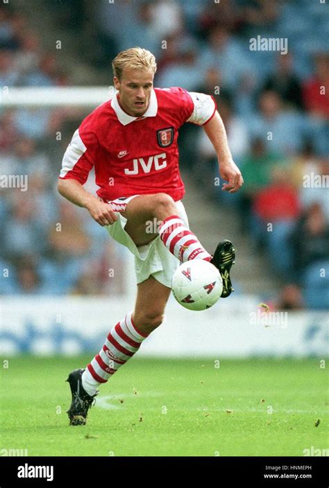 Dennis Bergkamp gólöröme az Arsenal mezében