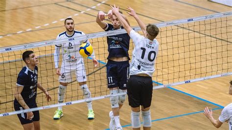 A Vasas férfi röplabda csapatának korabeli fotója
