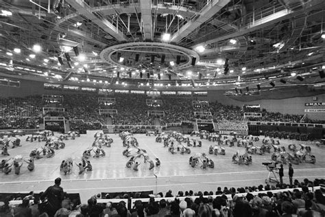 A Budapest Sportcsarnok külső és belső látképe az 1980-as évekből