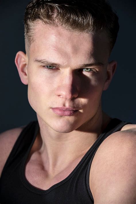 Charlie Roberts portréja