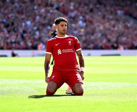 Szoboszlai Dominik futás közben a Liverpool mezében