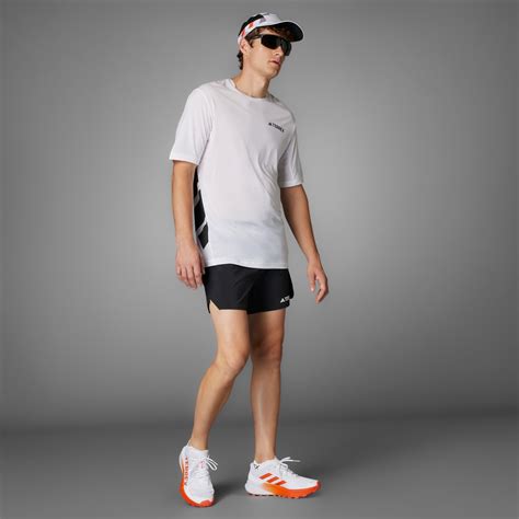 Adidas CLIMACOOL+ technológia bemutatója a sportruházatban
