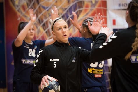 Gyermekkorában Triscsuk Krisztina sportolt és játszott a fiúkkal.