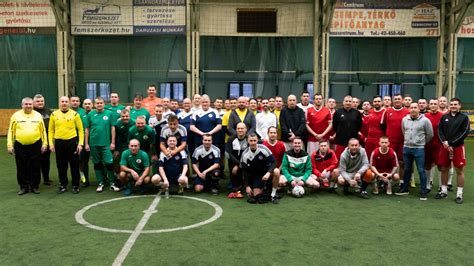 Edzésen szigorú fegyelmet követeltek az orosz edzők.