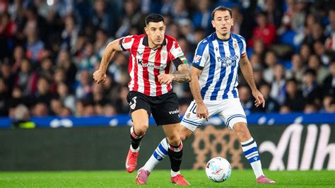 A Real Sociedad és az Athletic Bilbao szurkolói a Baszk Derbin