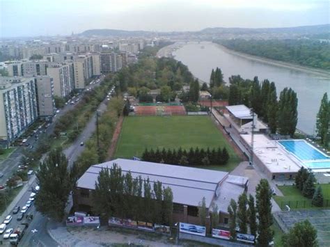 Az ELMŰ pálya 1939-es avatója, Közép-Európa első esti mérkőzésre alkalmas stadionvilágításával