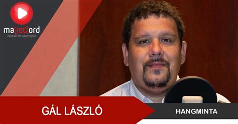 Gál László átveszi az elismerést