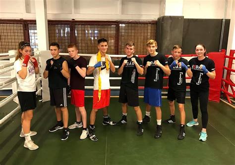 Fiatal ökölvívók edzése