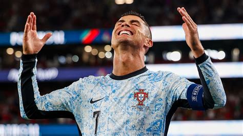 Cristiano Ronaldo ünnepli a gólt a Bernabéu stadionban