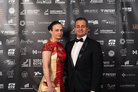 Sajtófal sajtótájékoztatóhoz