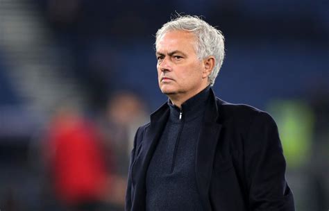 Jose Mourinho a Roma kispadján, egy meccs során