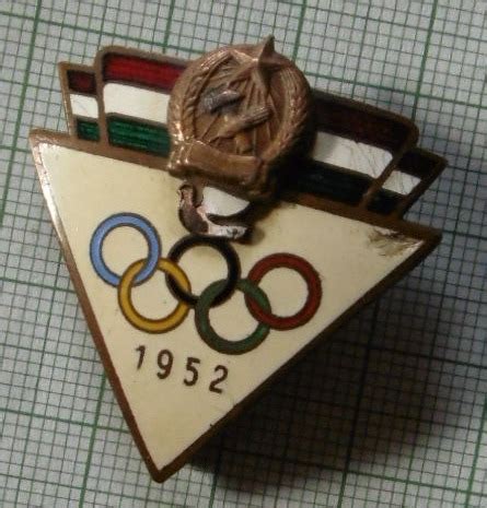 Az 1952-es Helsinkii olimpia győztes magyar labdarúgócsapatának éremátadó ünnepsége