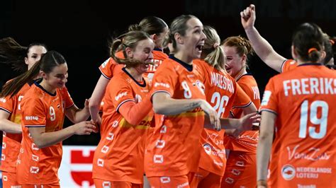 Holland női kézilabda csapat ünneplés a világbajnokságon