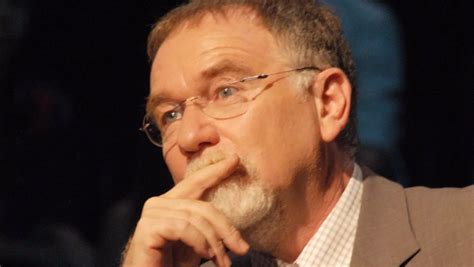 Vágó István képe a Legyen Ön is Milliomos! műsorvezetőjeként